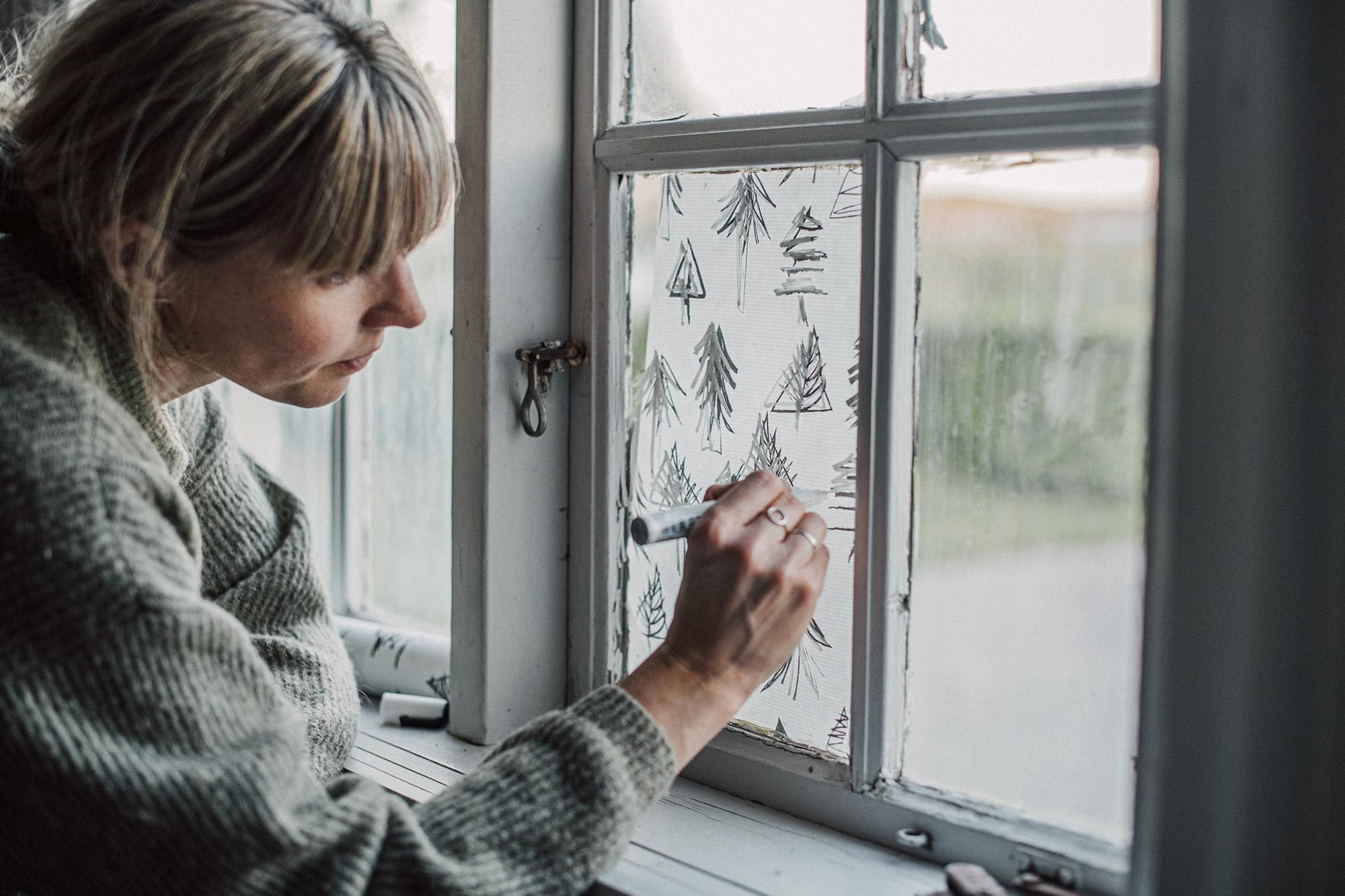 DIY - Window decorations!